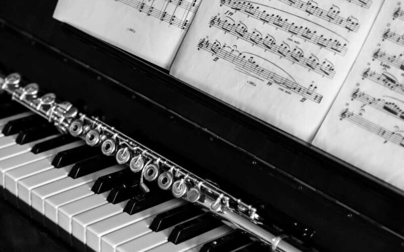 pianino z nutami