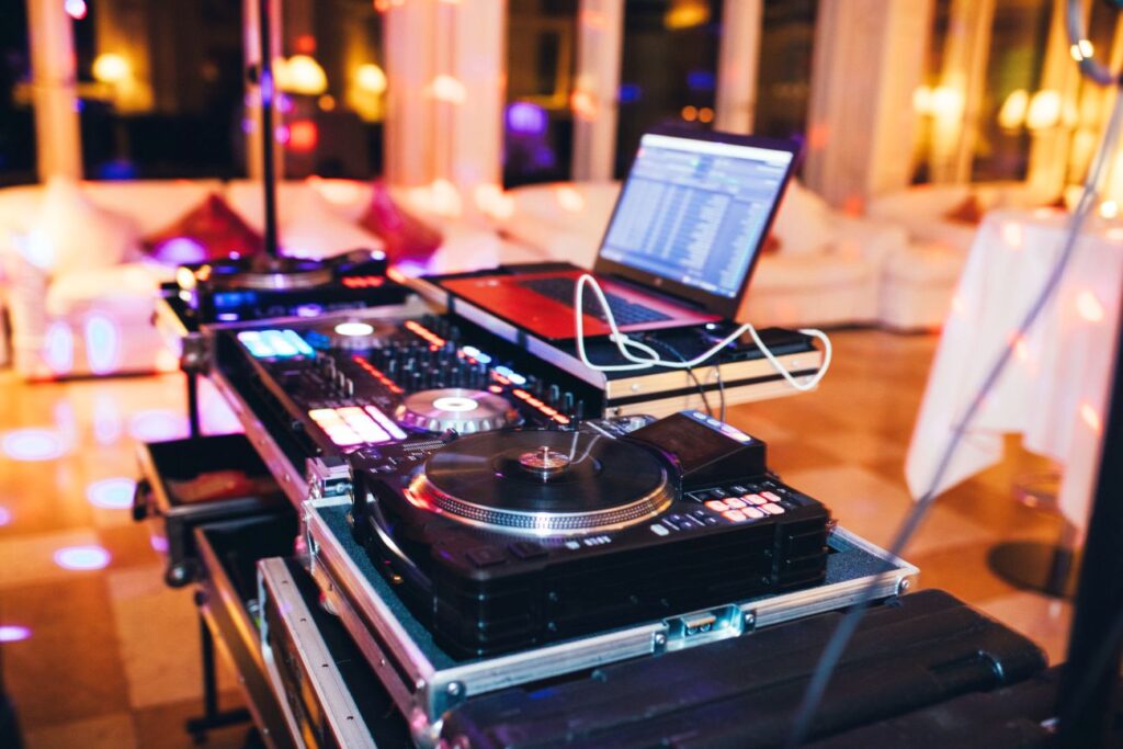 DJ na weselu
